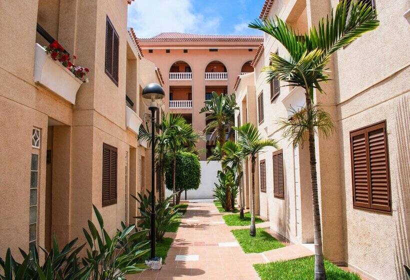 Coral Compostela Beach