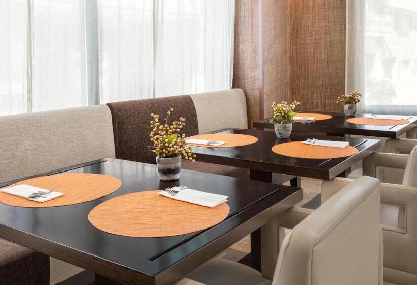 هتل Catalonia El Retiro