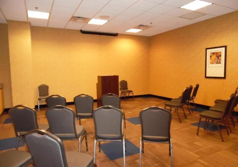 فندق Comfort Inn & Suites Presidential