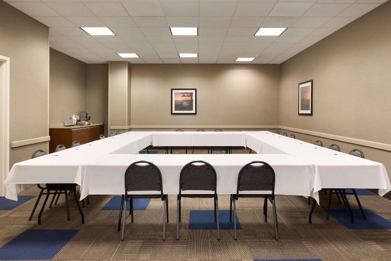 فندق Comfort Inn & Suites Presidential