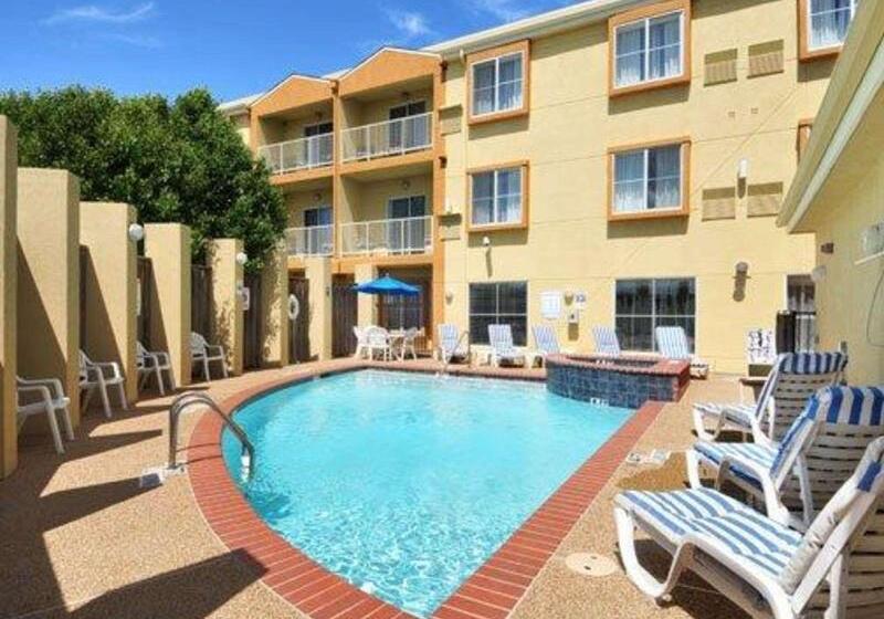 هتل Comfort Suites Dfw Airport