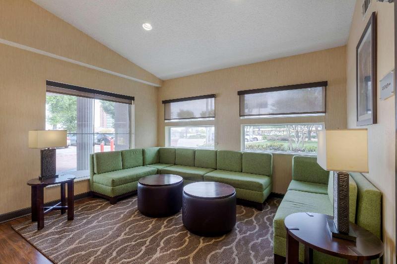 هتل Comfort Suites Dfw Airport