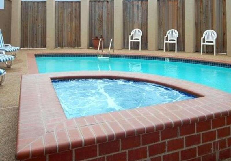 هتل Comfort Suites Dfw Airport