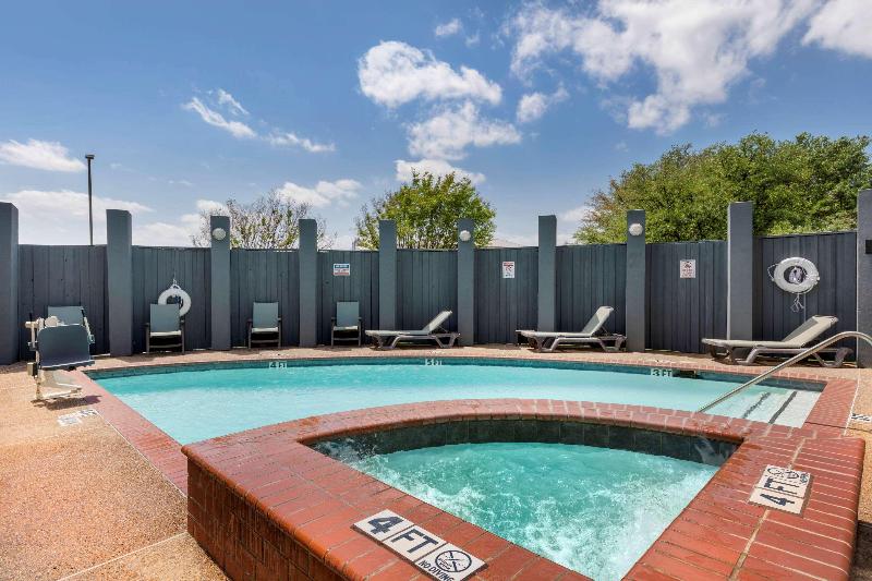 هتل Comfort Suites Dfw Airport