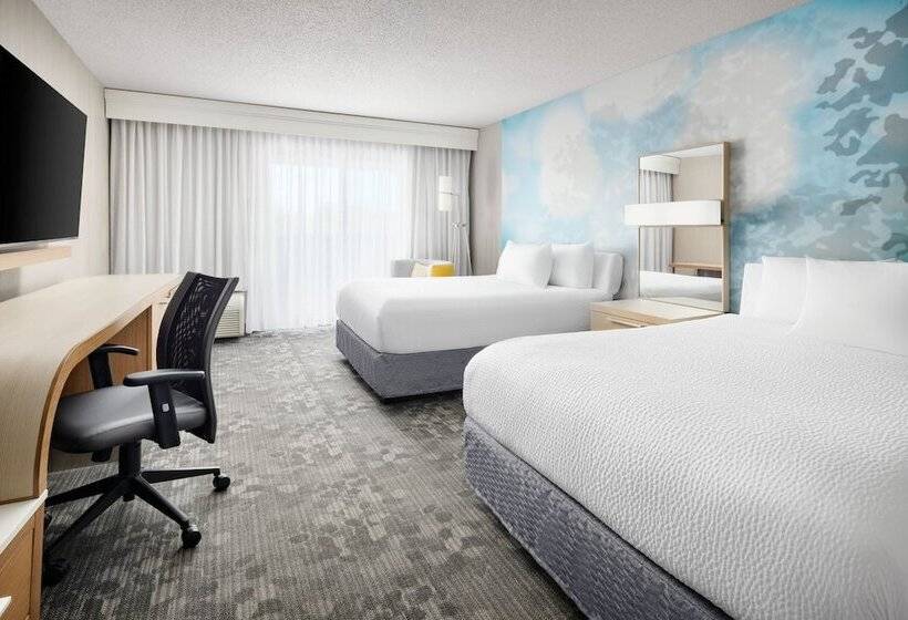 فندق Courtyard By Marriott Concord