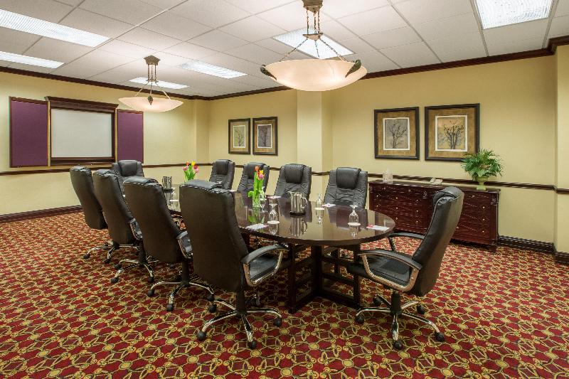 فندق Crowne Plaza Cleveland Airport, An Ihg