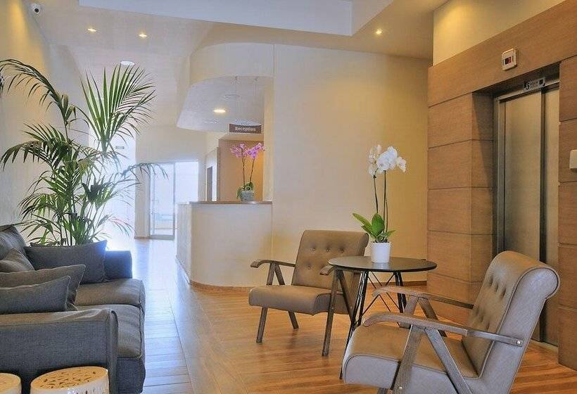 ホテル Delmar Suites & Residence