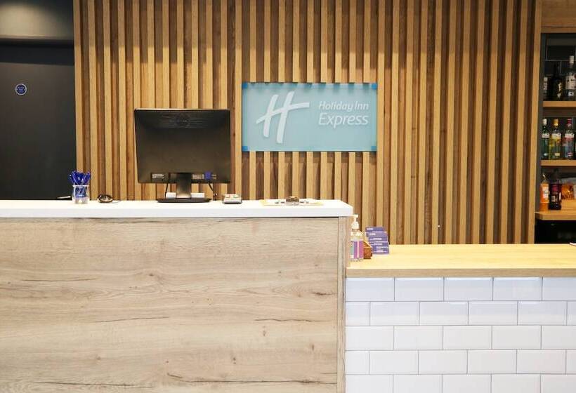 فندق Holiday Inn Express, Chester Racecourse, An Ihg