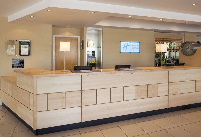فندق Holiday Inn Express, Chester Racecourse, An Ihg