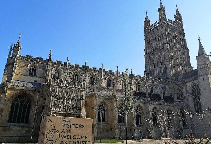 בית מלון כפרי Holiday Inn Express Gloucester   South, An Ihg