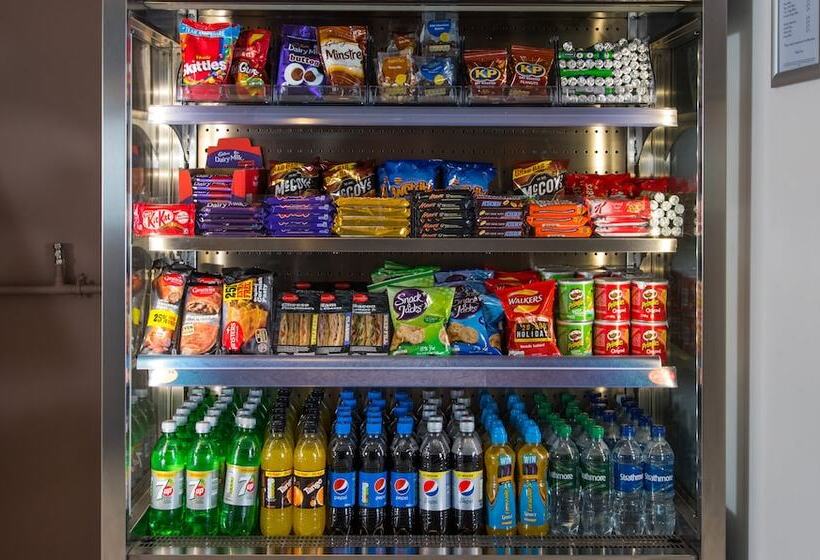 בית מלון כפרי Holiday Inn Express Gloucester   South, An Ihg