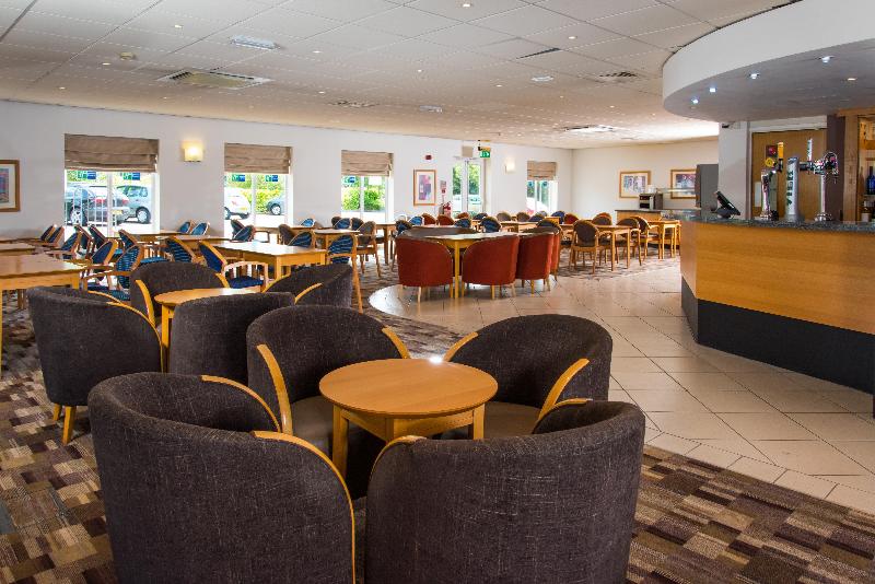 בית מלון כפרי Holiday Inn Express Gloucester   South, An Ihg