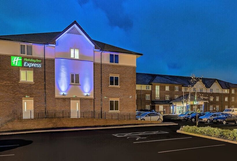 Отель Holiday Inn Express London Gatwick Crawley By Ihg