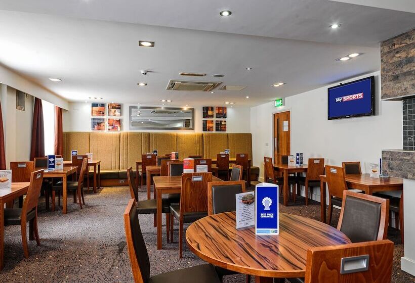 Отель Holiday Inn Express London Gatwick Crawley By Ihg