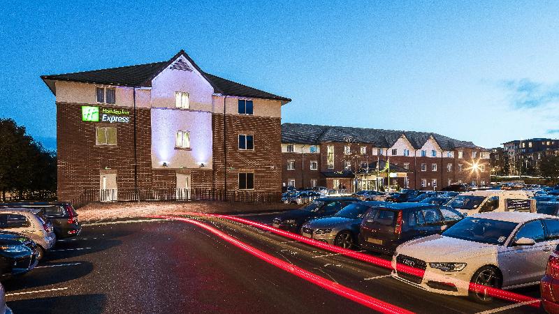 Отель Holiday Inn Express London Gatwick Crawley By Ihg