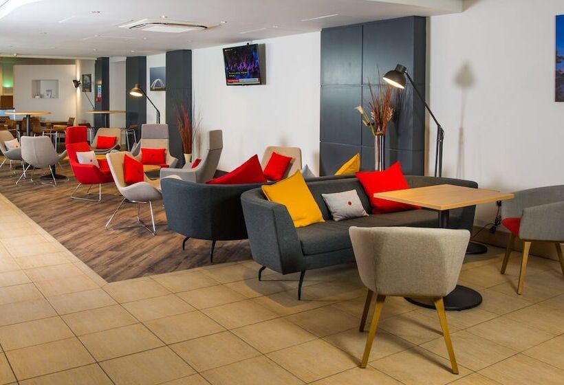 בית מלון כפרי Holiday Inn Express Newport, An Ihg