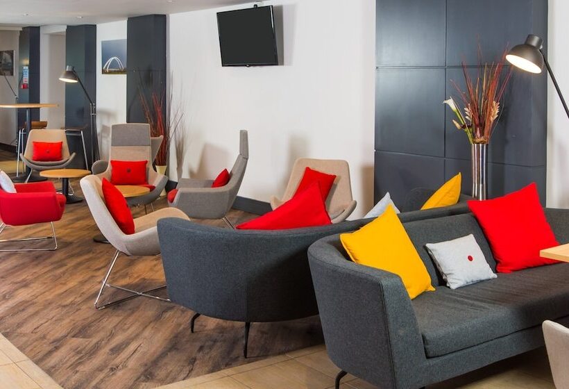 בית מלון כפרי Holiday Inn Express Newport, An Ihg