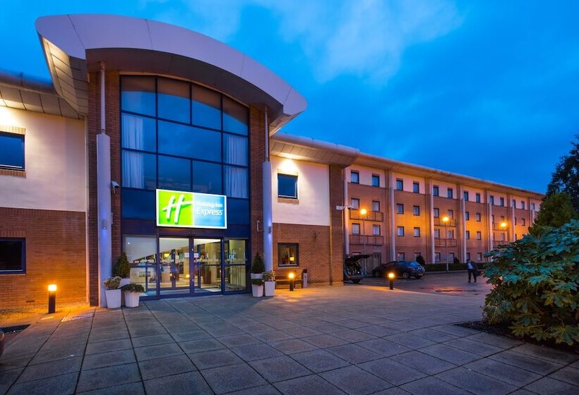 בית מלון כפרי Holiday Inn Express Newport, An Ihg