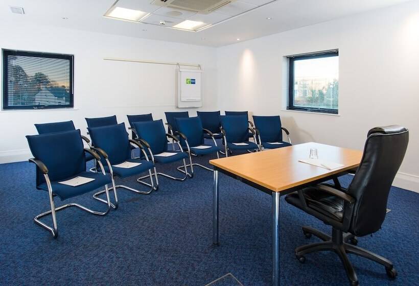 בית מלון כפרי Holiday Inn Express Newport, An Ihg