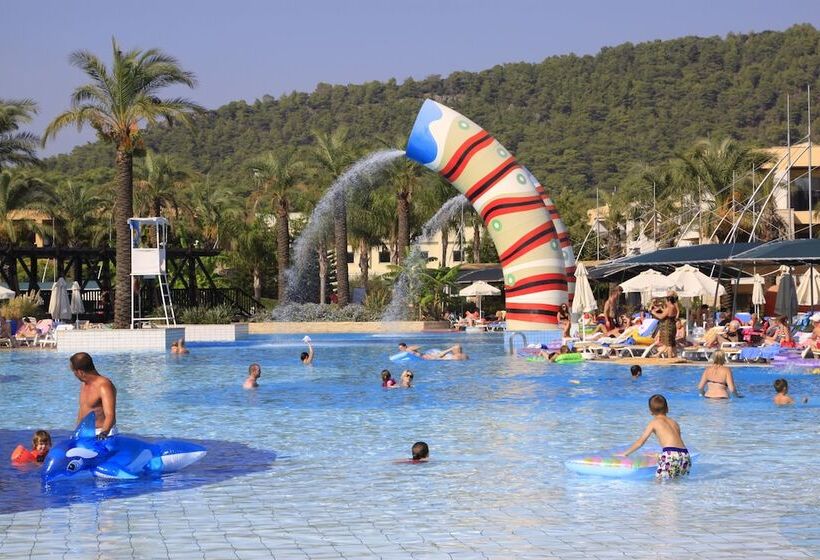 هتل Holiday Village Turkiye