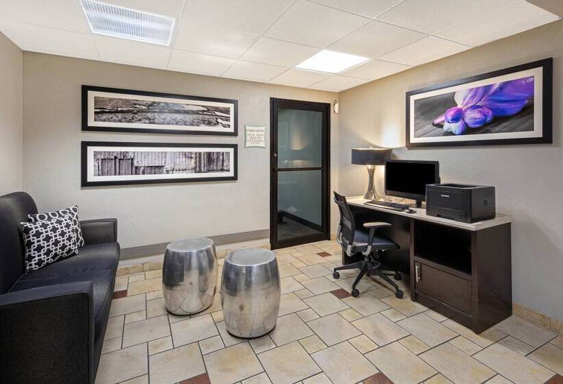 فندق La Quinta By Wyndham Miami Airport East