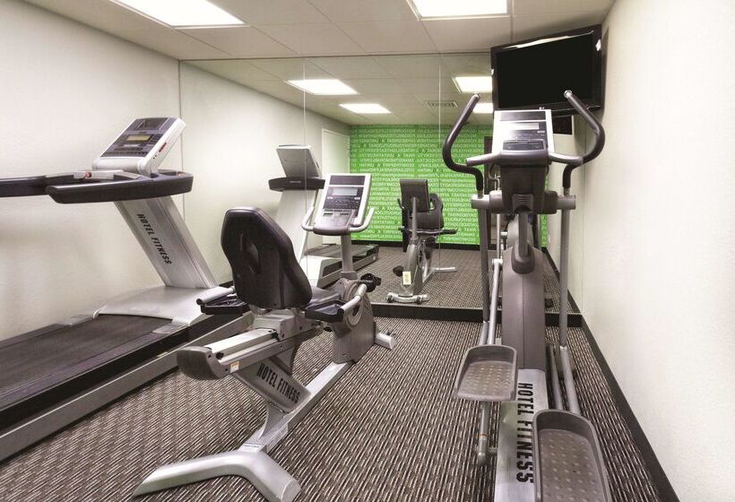 فندق La Quinta By Wyndham Miami Airport East