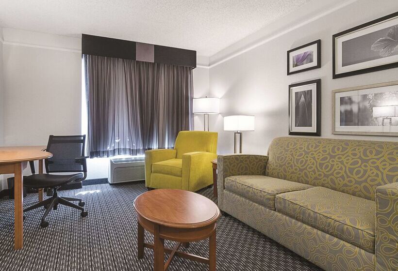 فندق La Quinta By Wyndham Miami Airport East