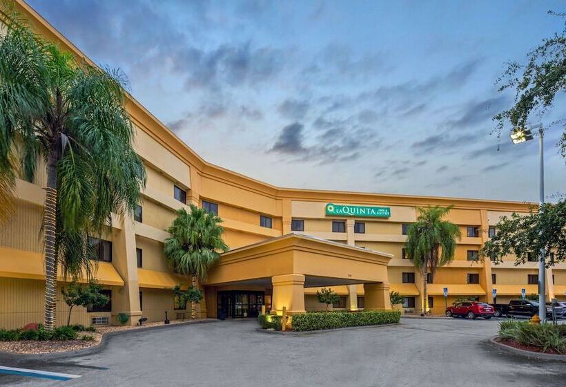 فندق La Quinta By Wyndham Miami Airport East