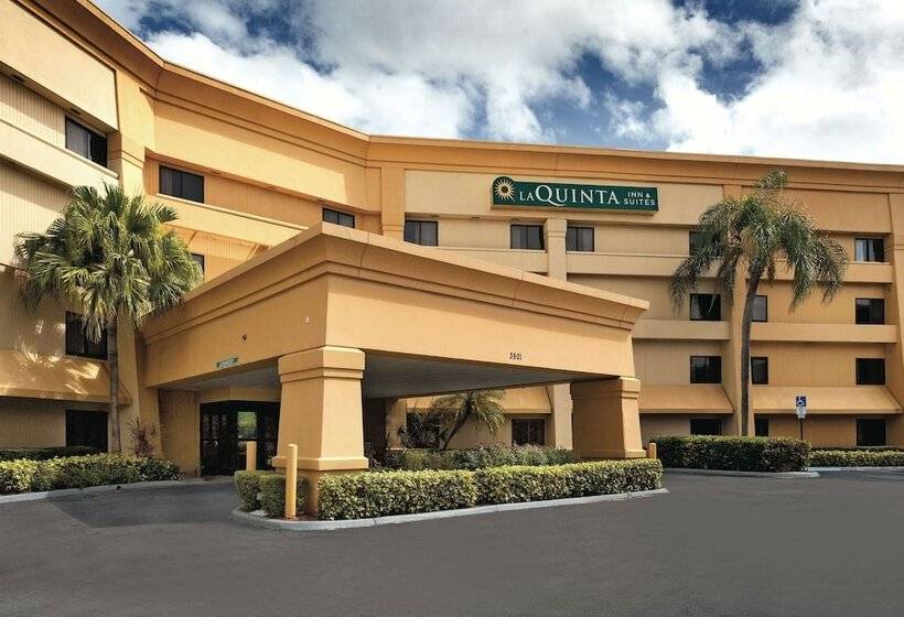 فندق La Quinta By Wyndham Miami Airport East