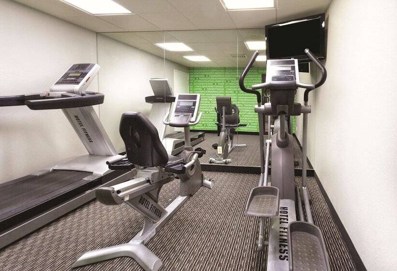 فندق La Quinta By Wyndham Miami Airport East