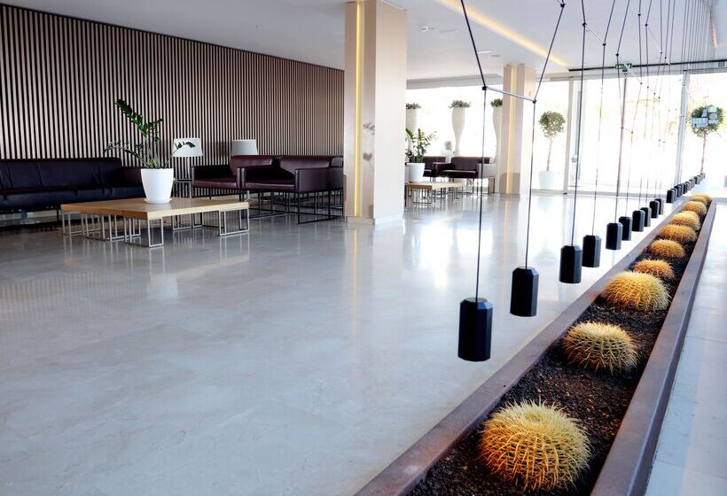 Отель Akeah Broncemar