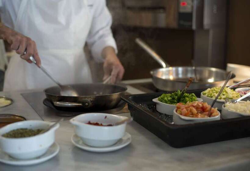 Отель Akeah Broncemar