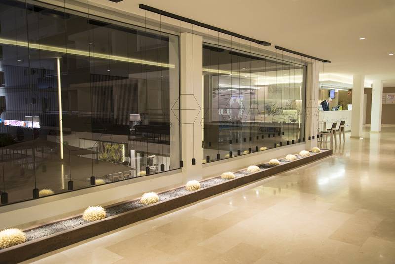 Отель Akeah Broncemar