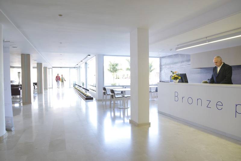 Отель Akeah Broncemar