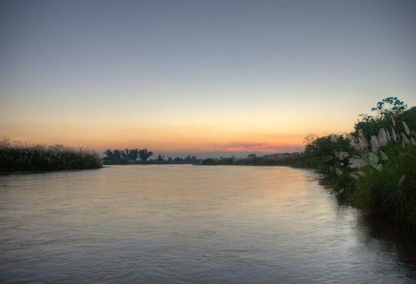 ホテル Maekok River Village Resort