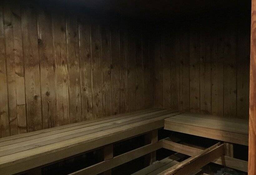 Mystic River Hotel & Suites