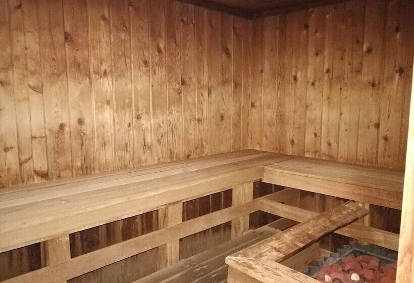 Mystic River Hotel & Suites