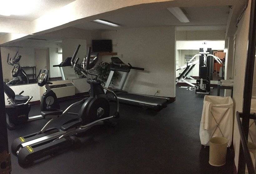 Mystic River Hotel & Suites