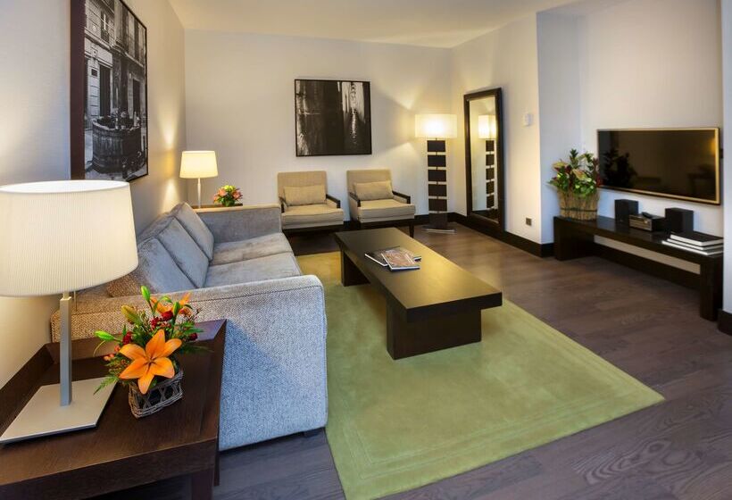 هتل NH Collection Santiago De Compostela