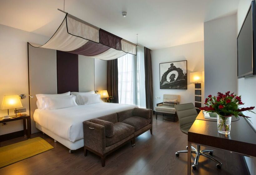 هتل NH Collection Santiago De Compostela