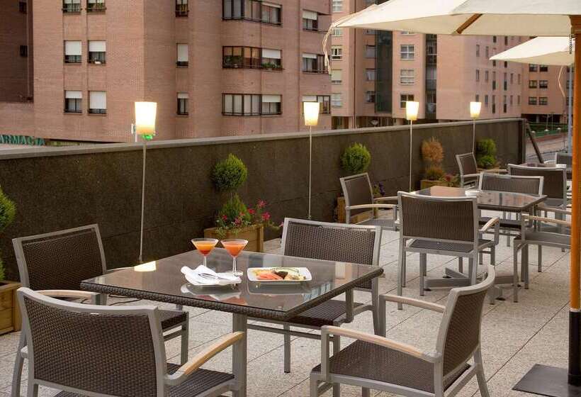 هتل NH Valladolid Balago