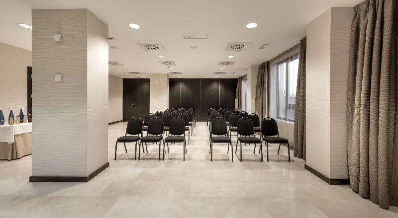 هتل NH Valladolid Balago