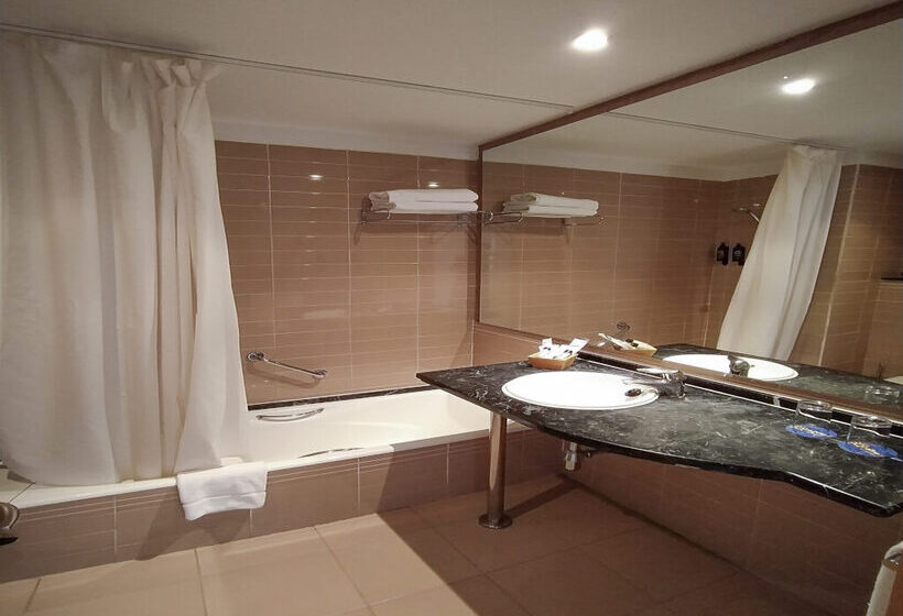 בית מלון כפרי Ohtels Campo de Gibraltar