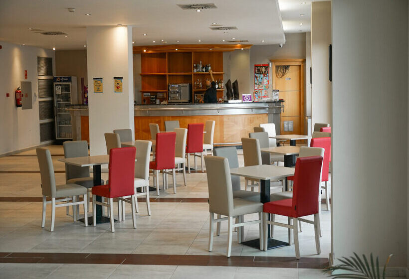 בית מלון כפרי Ohtels Campo de Gibraltar