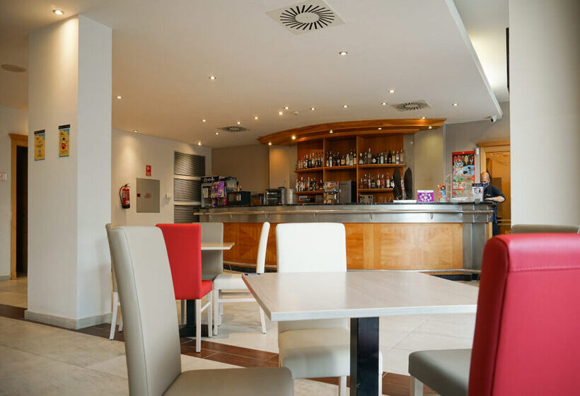 هتل Ohtels Campo de Gibraltar