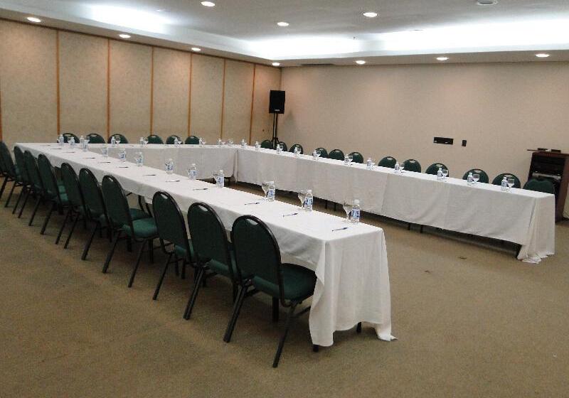 ホテル Plaza Praia Suites