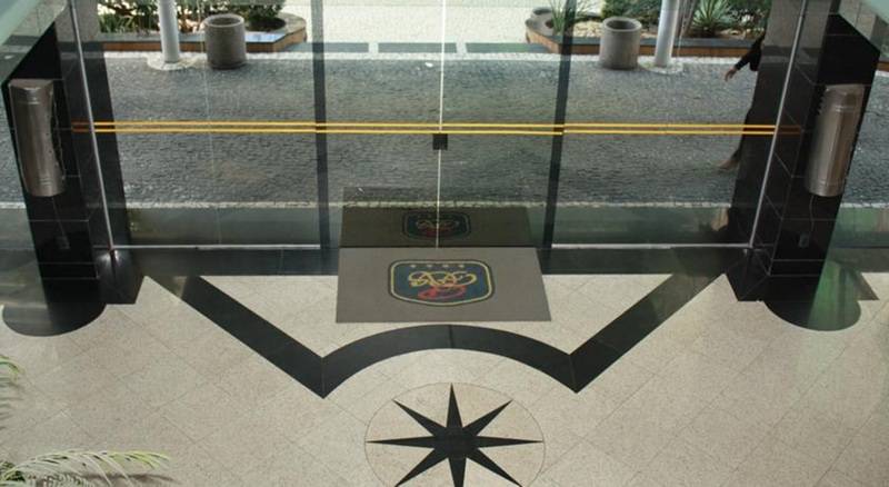 ホテル Plaza Praia Suites