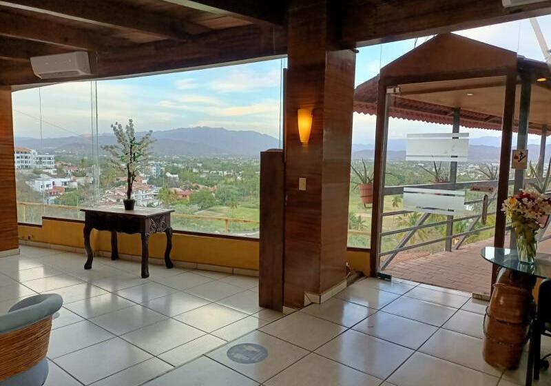 فندق Plaza Tucanes Manzanillo