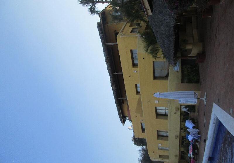 فندق Plaza Tucanes Manzanillo