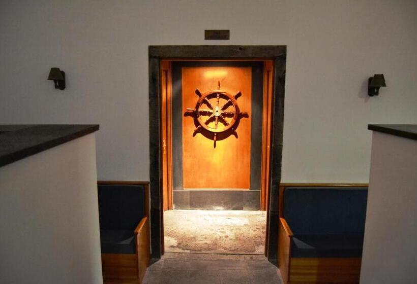 Отель Vinha Da Areia Beach